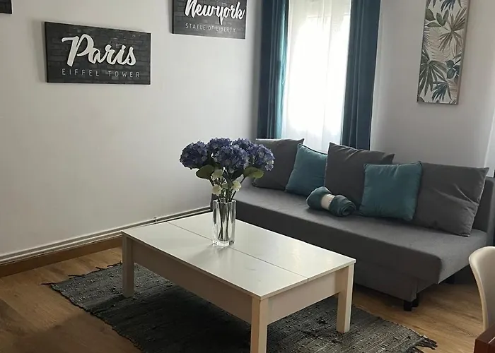 Bajo Al Lado Del Ayuntamiento * Santander