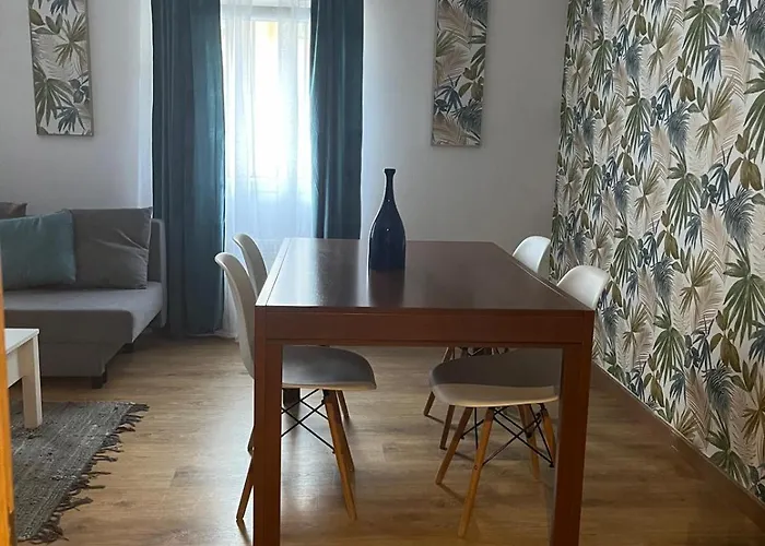 Apartment Bajo Al Lado Del Ayuntamiento *