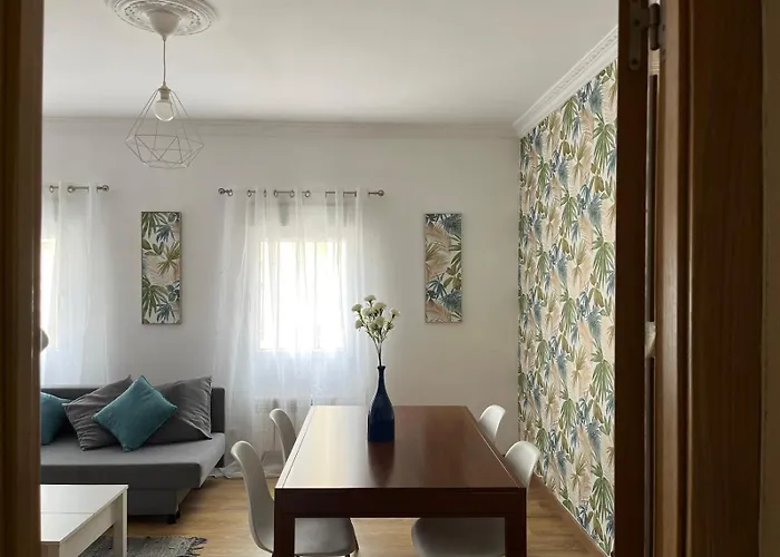 Bajo Al Lado Del Ayuntamiento